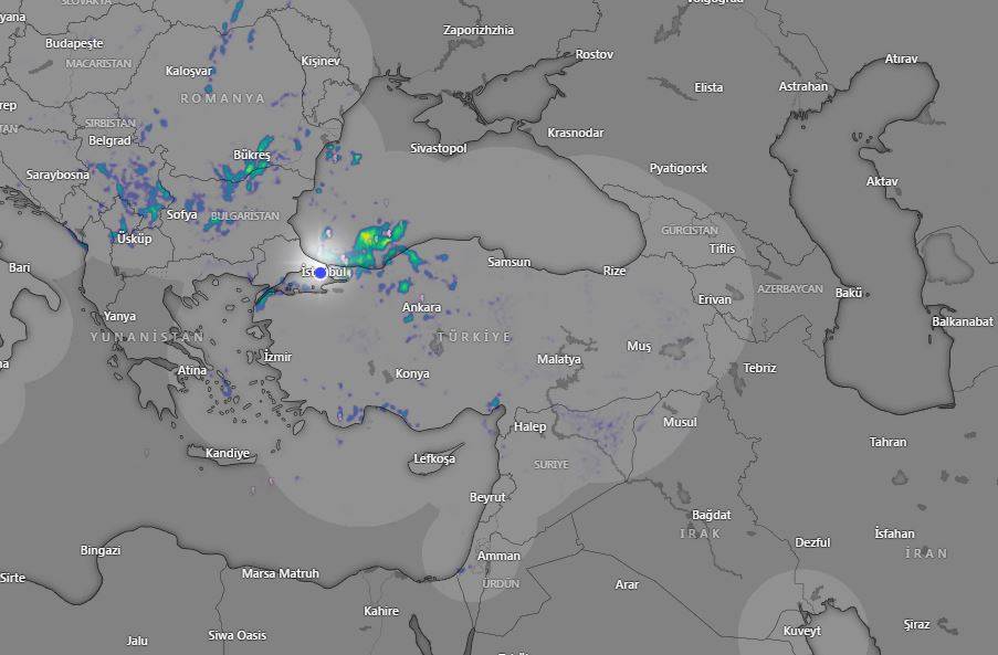 İstanbullular bu saatlere dikkat! Meteoroloji ve Valilik peş peşe uyardı 11